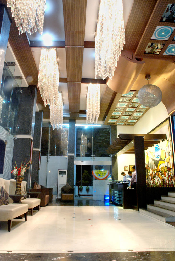 Hotel Orbit Chandīgarh Zewnętrze zdjęcie